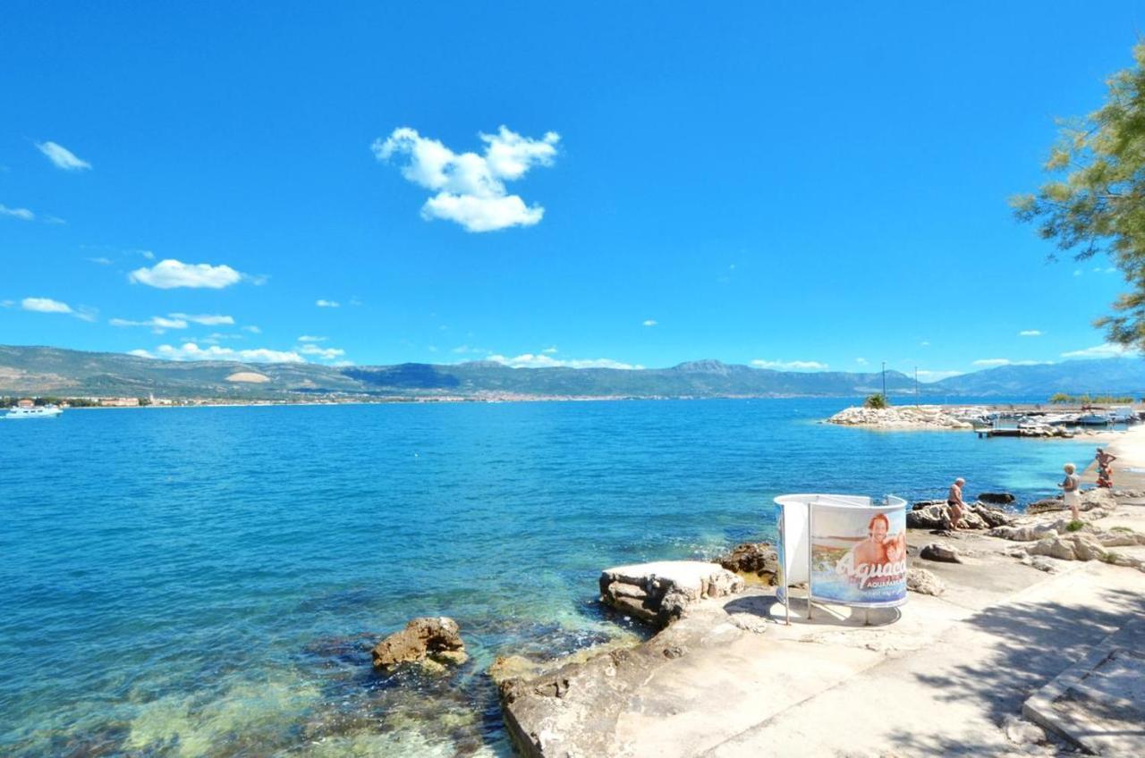 Apartments By The Sea Arbanija, Ciovo - 4320 Trogir Bagian luar foto